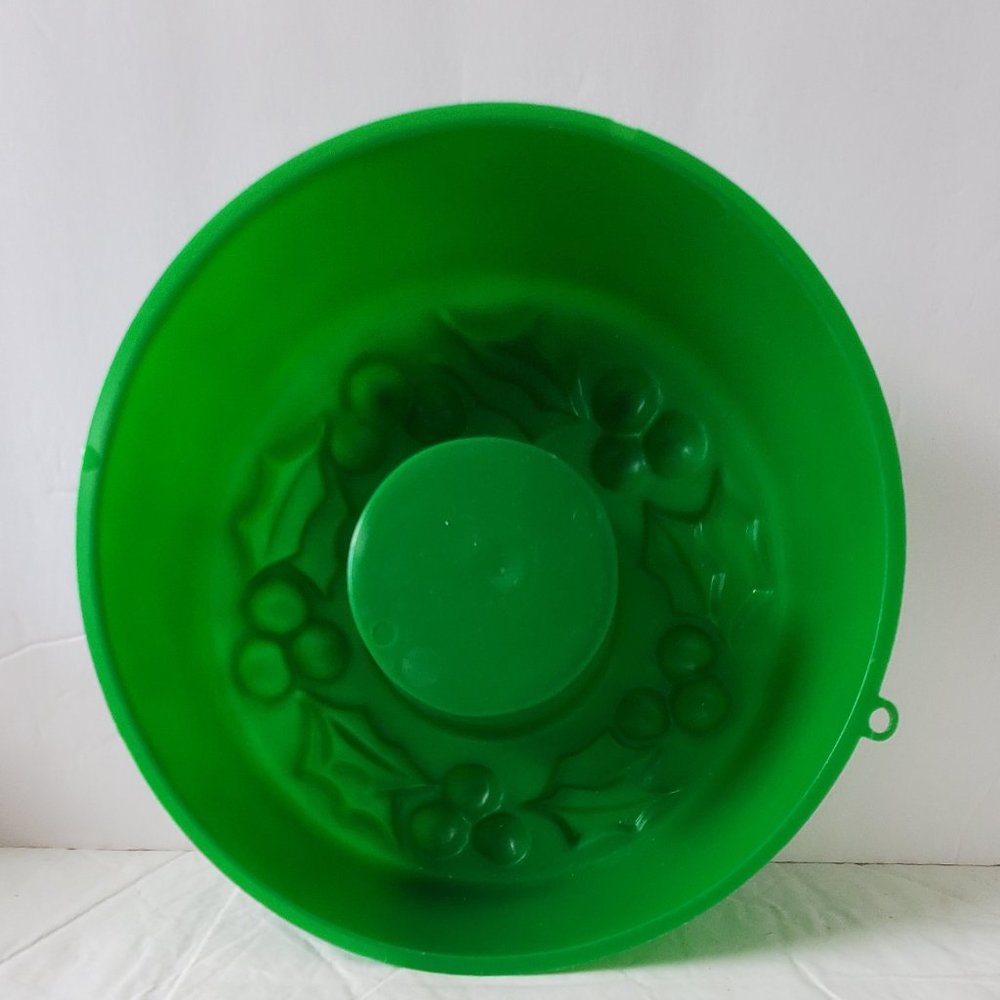 Vintage Christmas Wreath Jello Mold